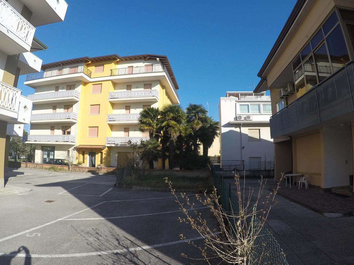 Residence Caorle Apartments - Agenzia Cocal Exterior foto